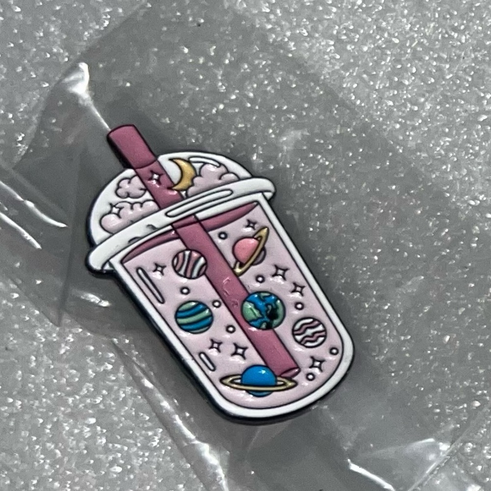 $2 SPACE DRINK PIN/BROOCH. ENAMEL/METAL. NEW. $2 WITH ANY $10 ORDER OR MORE - Picture 3 of 16